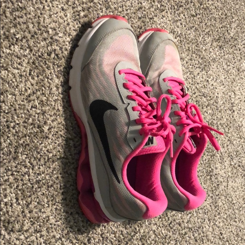 Nike Reax